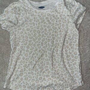 Old Navy Beige Leopard Print Short Sleeve Tee